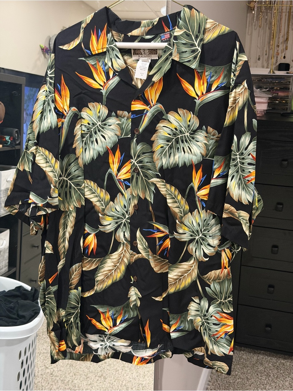 Men’s Black Tropical Floral Camp Collar Button-Down Shirt